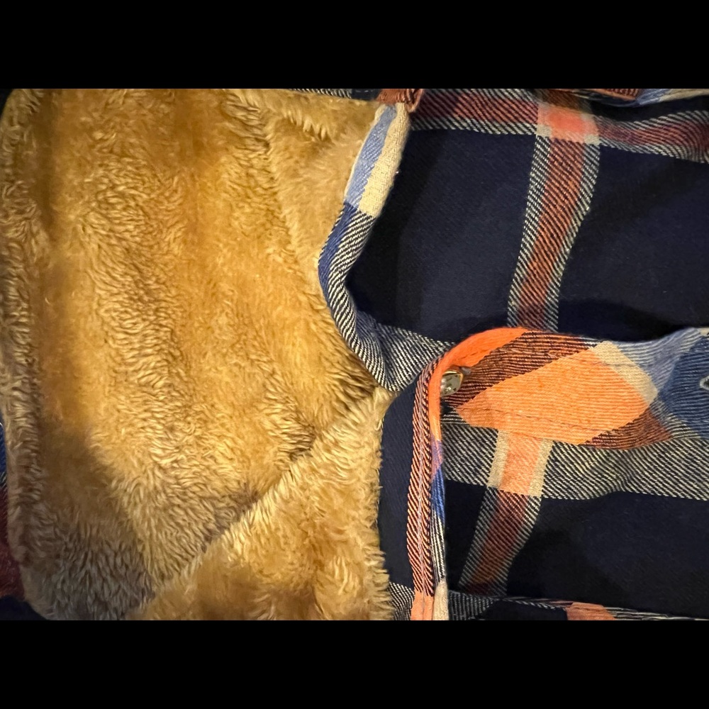 Shacket - Picture 3 of 3